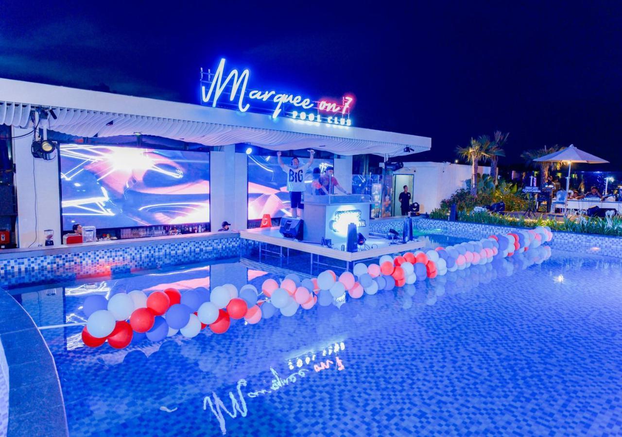 Pentacity Hotel Balikpapan מראה חיצוני תמונה