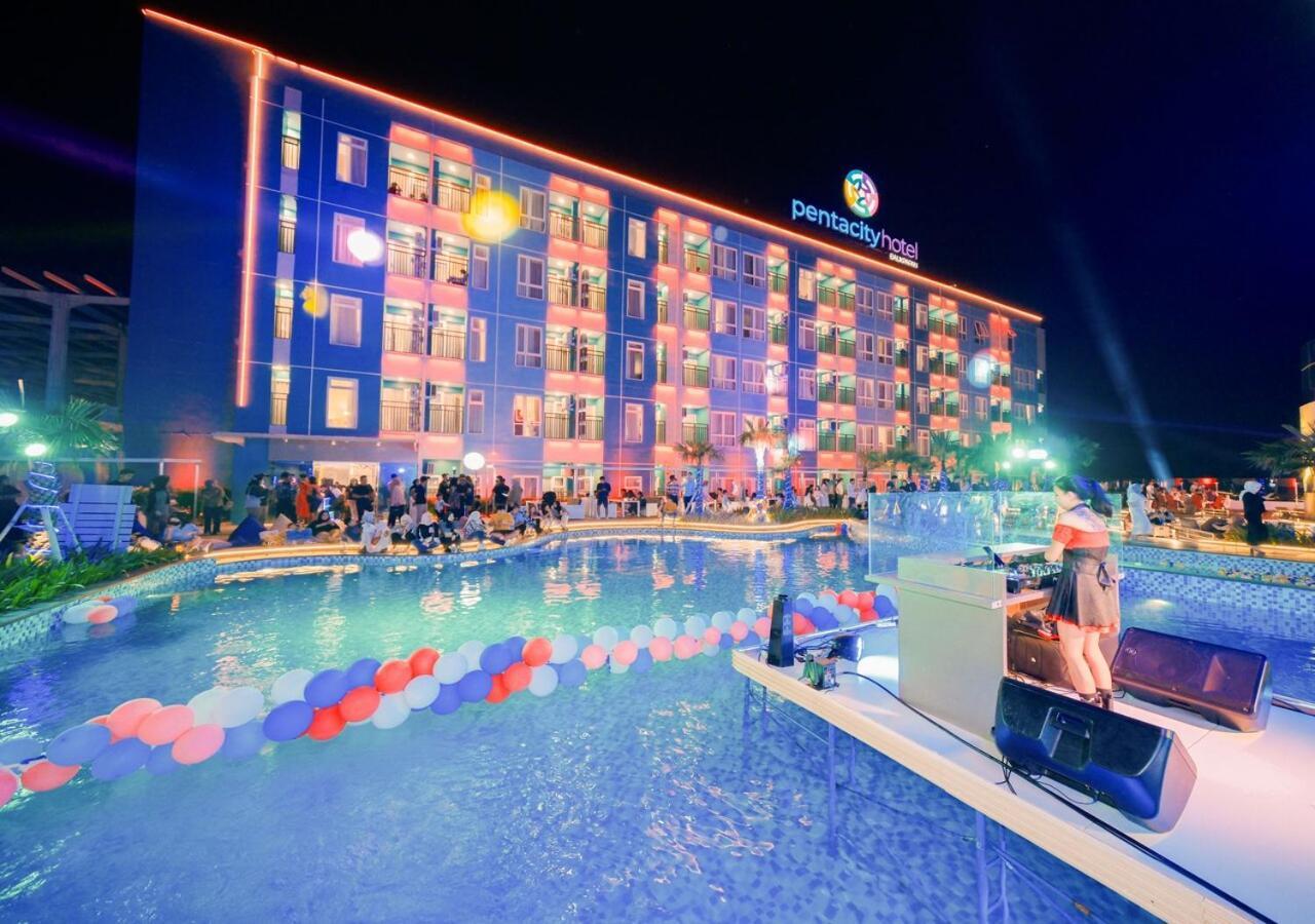 Pentacity Hotel Balikpapan מראה חיצוני תמונה