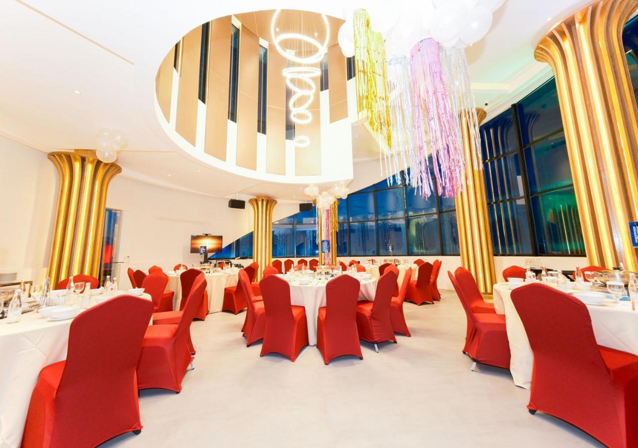 Pentacity Hotel Balikpapan מראה חיצוני תמונה