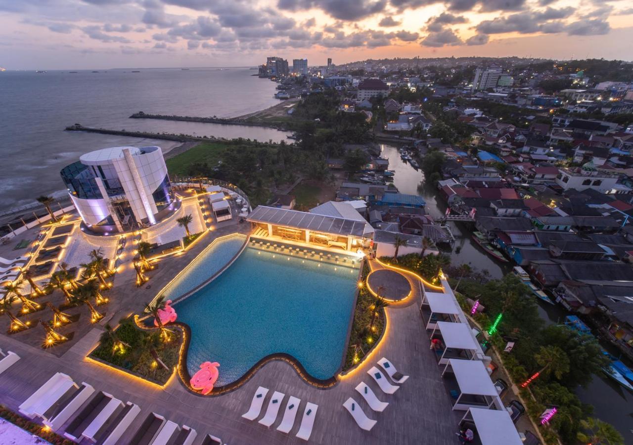 Pentacity Hotel Balikpapan מראה חיצוני תמונה