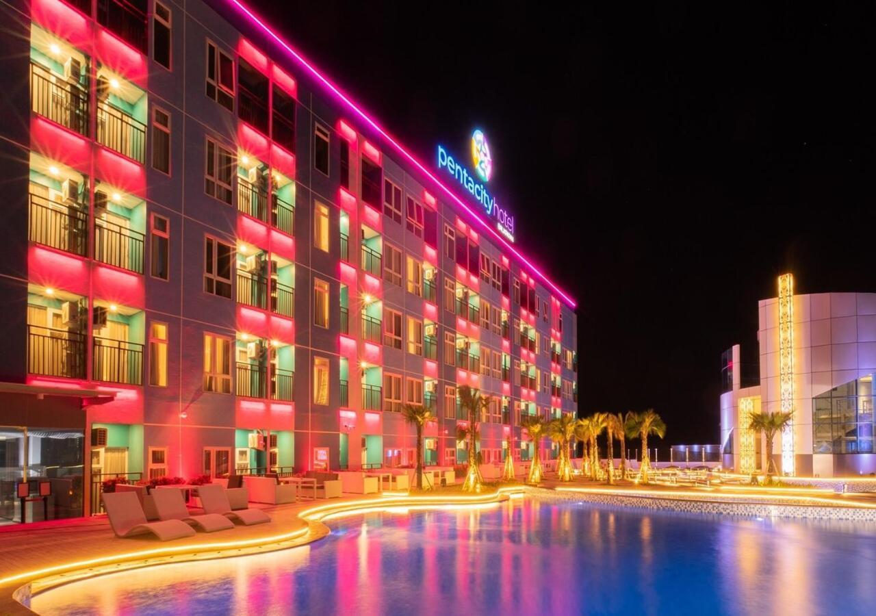 Pentacity Hotel Balikpapan מראה חיצוני תמונה