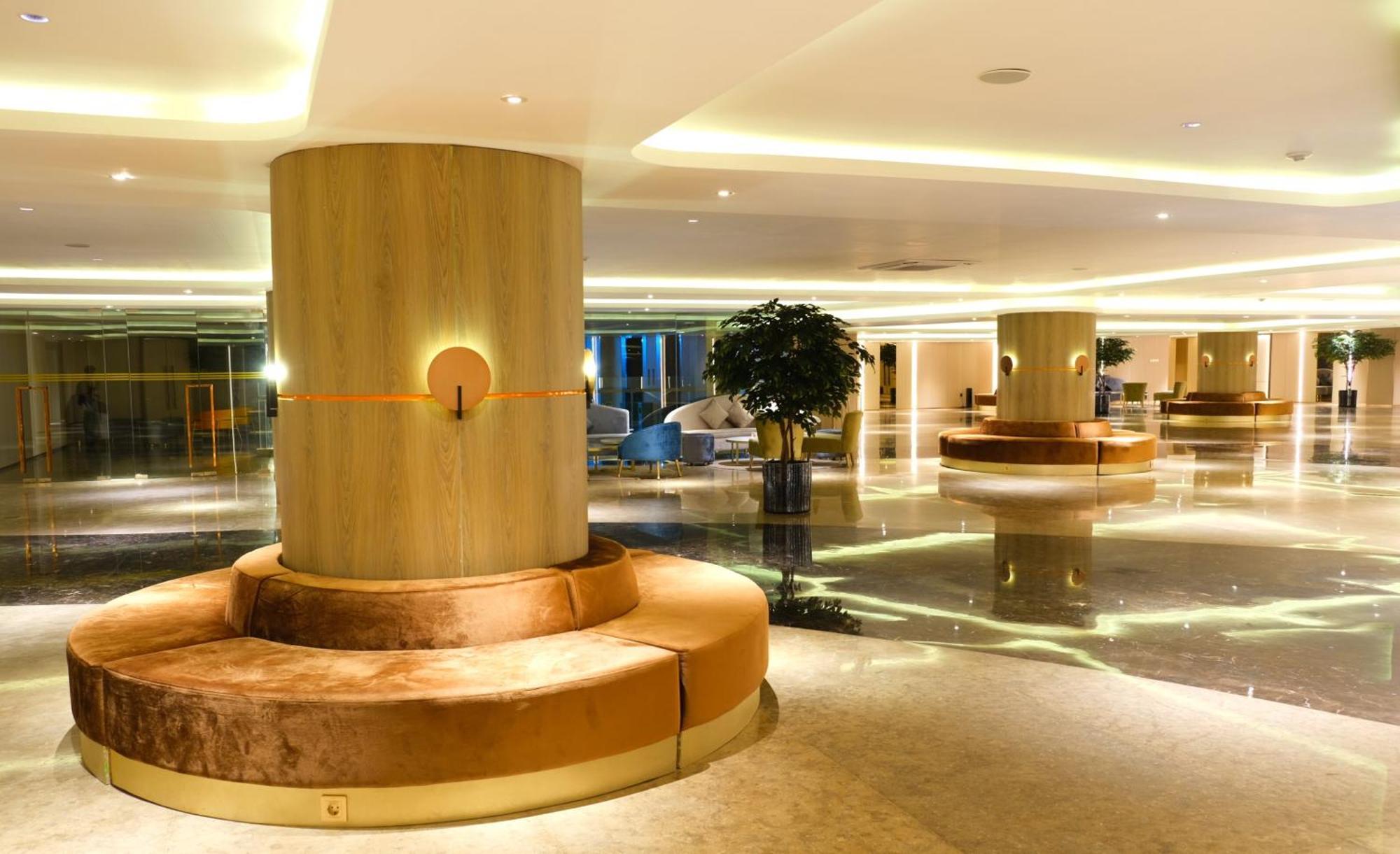 Pentacity Hotel Balikpapan מראה חיצוני תמונה