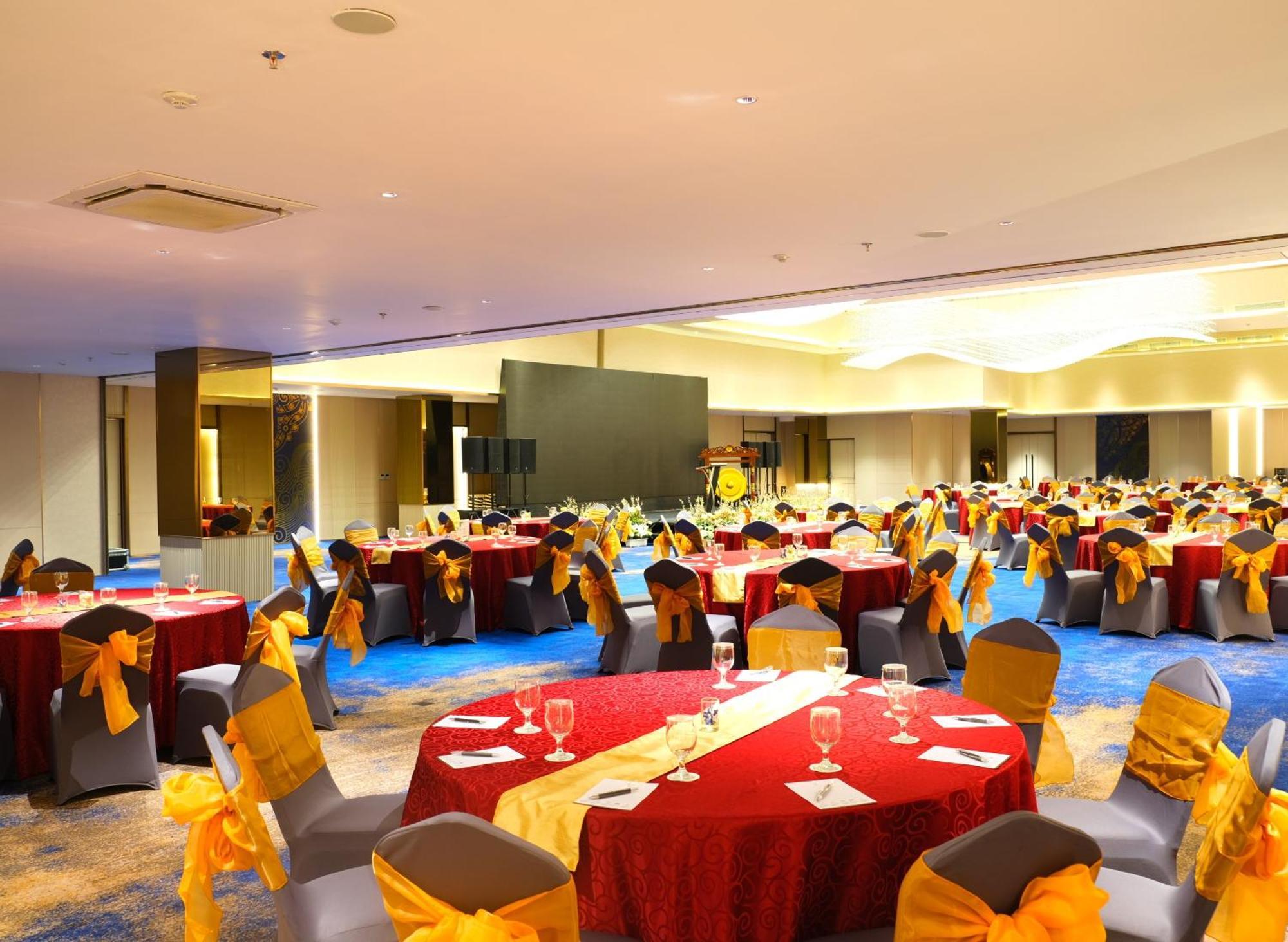 Pentacity Hotel Balikpapan מראה חיצוני תמונה